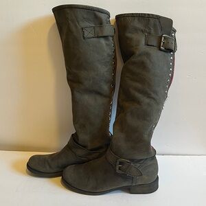 Steve Madden Olive grey Leather Boots amazing awesome rugged silver rivets 6.5